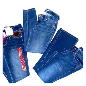3 pairs of size 7 jeans! Great condition